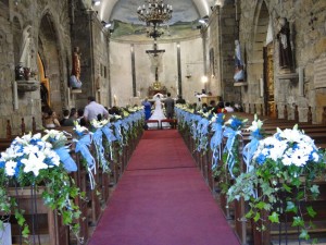 decoracion de iglesia para boda en color turquesa