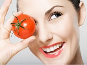 pulpa de tomate para el acné